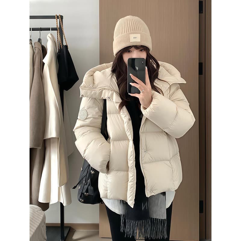 Nuvem Puff para baixo acolchoado jaqueta feminina curto branco 2025 inverno novo estilo com capuz engrossado pequeno pão