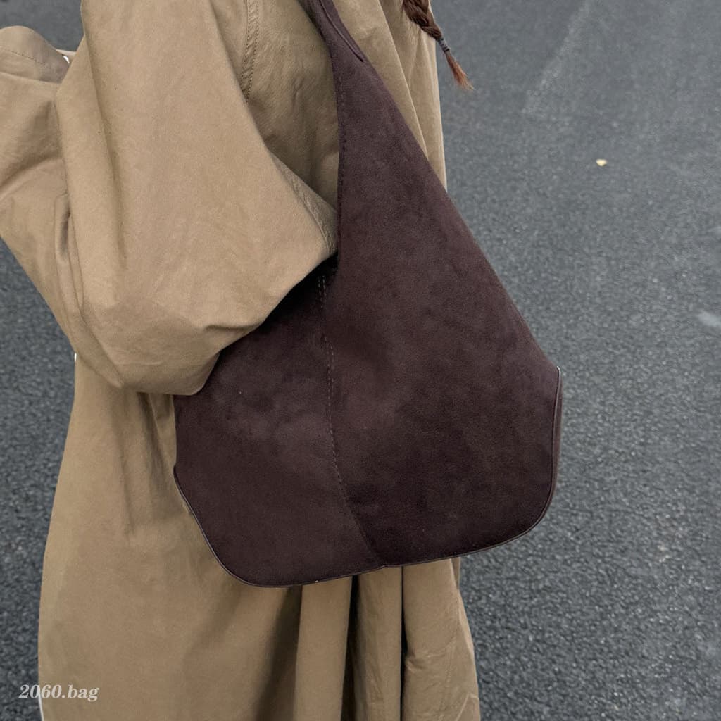 Estilo coreano moda requintado All-Match simples bolsa de ombro feminina 2025 novo estilo camurça Casual estudante class