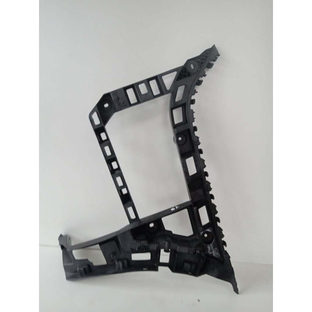 Suporte Parachoque Traseiro Lado Direito Jetta 2011-14