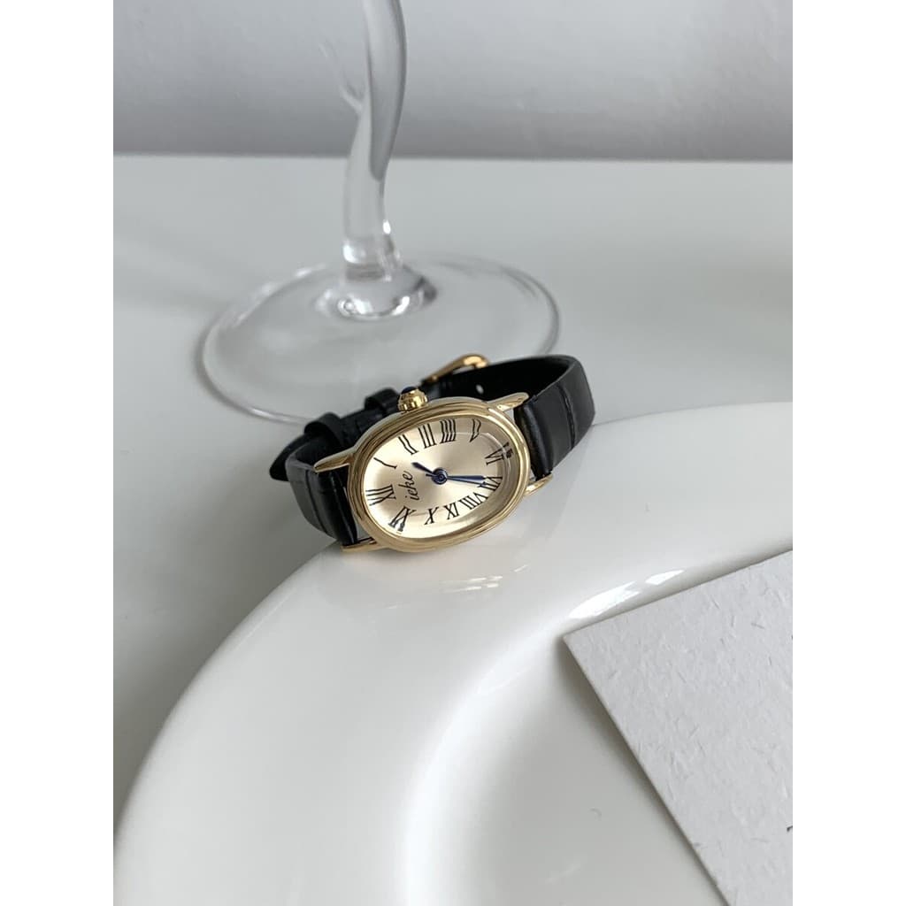 relogio feminino pequeno delicado relogio feminino luxo Relógio Oval feminino Retro nicho luz luxo High-End sentimento s