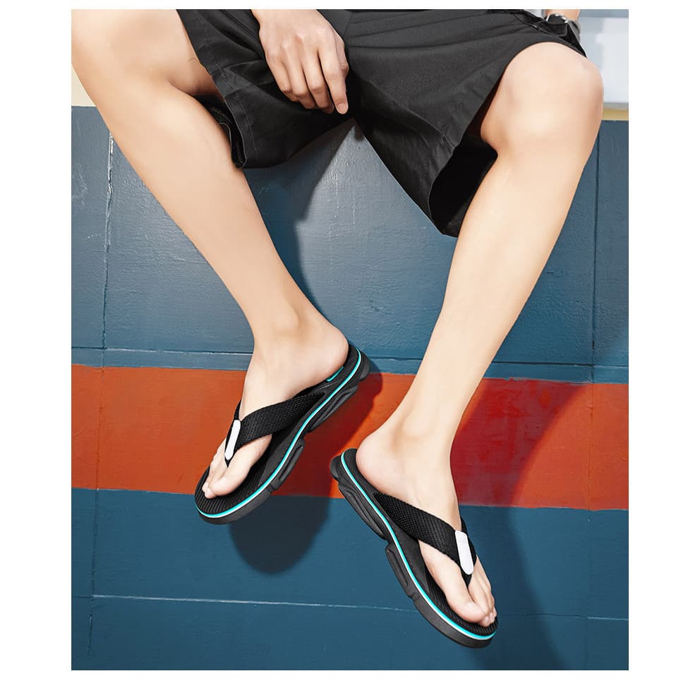 Chinelos masculinos chinelos de praia sapatos casuais na moda antiderrapante único moda sandálias ao ar livre chinelos