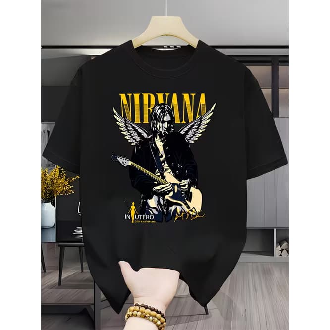 Camiseta Masculina Banda Nirvana Kurt Cobain Asas e Guitarra Elétrica Letras Amarelas In Utero Estampa de Rock Grunge Ca