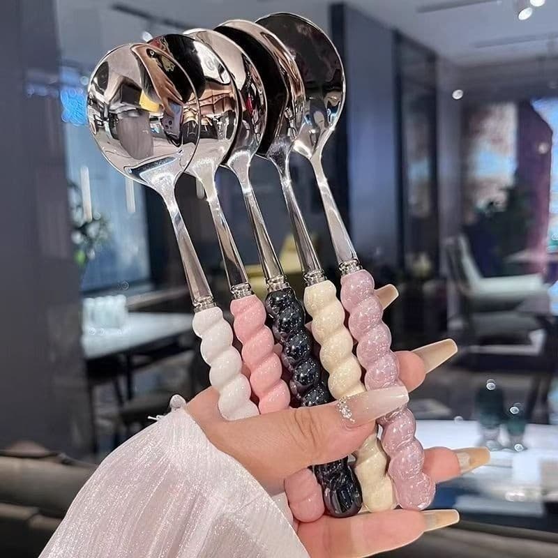 [5 peças] colher de aço inoxidável pérola imitação de alça de cerâmica doméstica alça longa comida ocidental colher de m