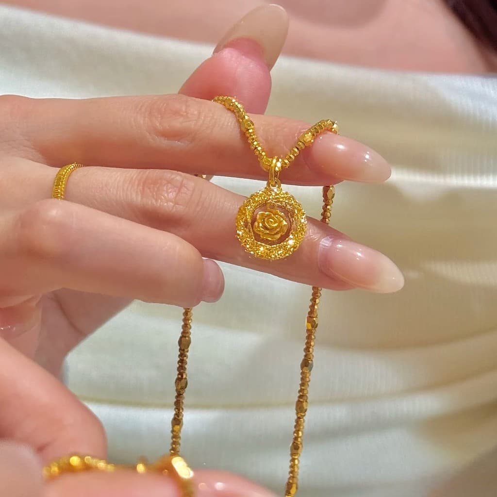 Nova areia ouro piscando gelo rosa jardim sonho Net pingente colar luz luxo oco clavícula corrente feminina