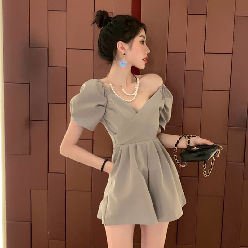 Verão novo estilo francês pequeno macacão de uma peça influenciador feminino de uma peça Chiffon gola de uma peça ombro