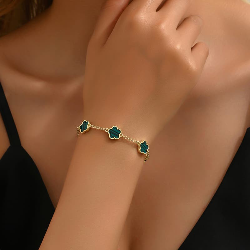 Pulseira de trevo de cinco folhas com flor de cinco pétalas feminina única simples pulseira combinada