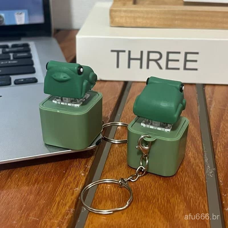 Engraçado Croaking Sapo Chaveiro Teclado Clicker Som Com Luz LED Para Alívio Do Estresse