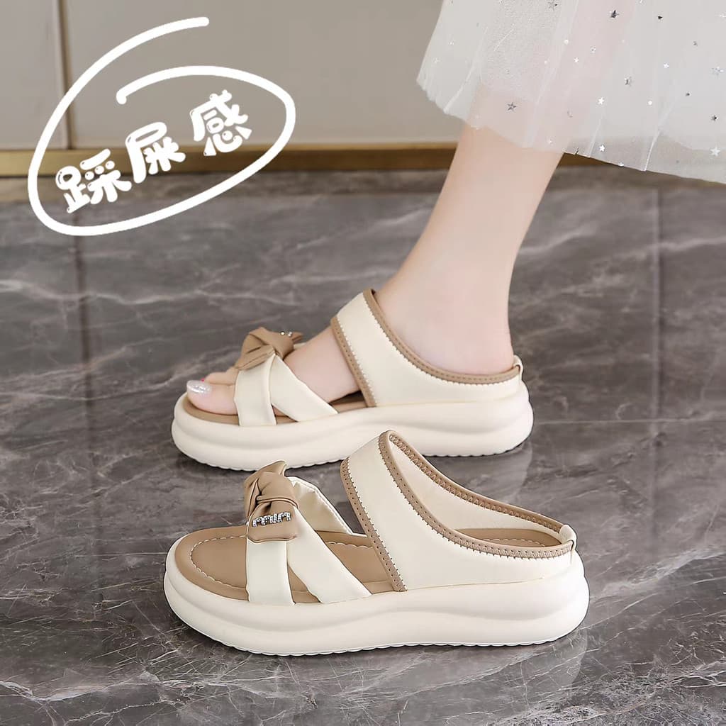 Sandálias estilo Xiaoxiang femininas de verão, roupa externa 2026, novo estilo, chinelos antiderrapantes com esqui