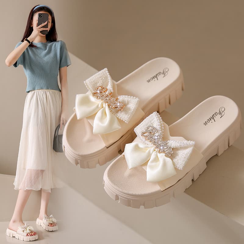 Chinelos de salto médio com laço feminino, roupa externa de verão, novo estilo, influenciador de moda, Muffin de sola gr
