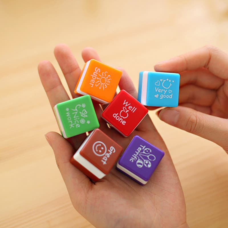 6 Pçs/Set Crianças Brinquedo Dos Desenhos Animados Stamper Professor Elogio Recompensa Sorriso Selo Para Scrapbooking DI