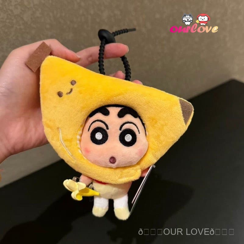 Autêntico] Chaveiro de Boneca Fofa com Pijama e Nariz Caído, Adorável Chapéu de Banana, Pingente de Pelúcia Crayon S FOP