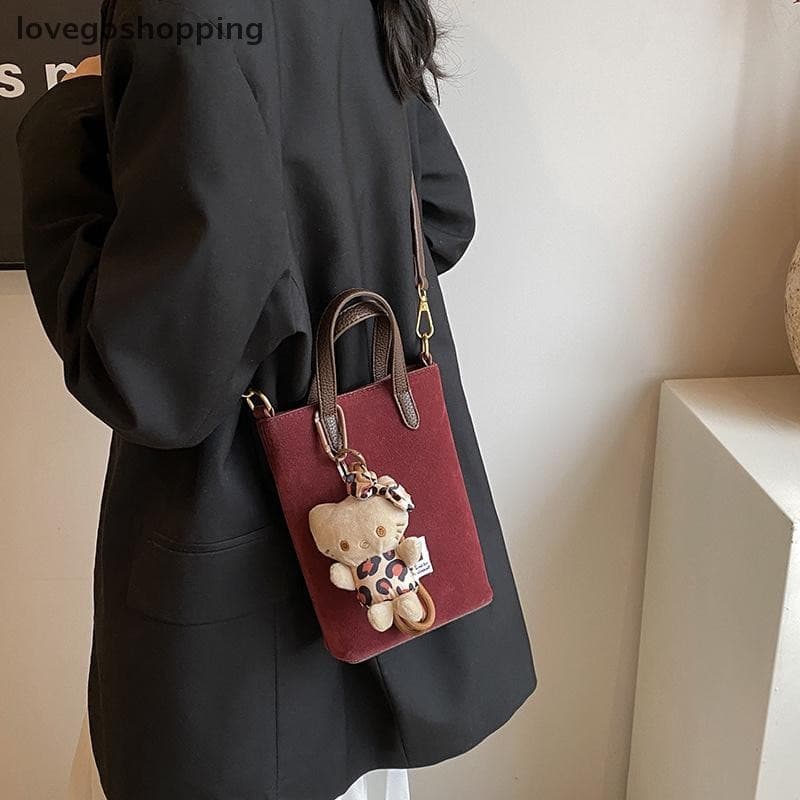 [lovego] Chaveiro de Pelúcia com Estampa de Leopardo Hello Kitty, Boneca Fofa Sanrio KT Cat, Cordão para Decoração de Ca