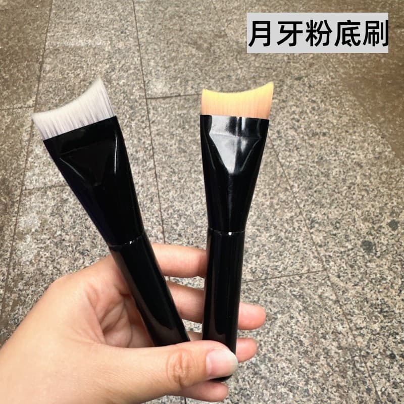 Cangzhou Pincel de maquiagem Pincel de base crescente Não coma pó Pincel de maquiagem de cabeça oblíqua Pincel de rabo d