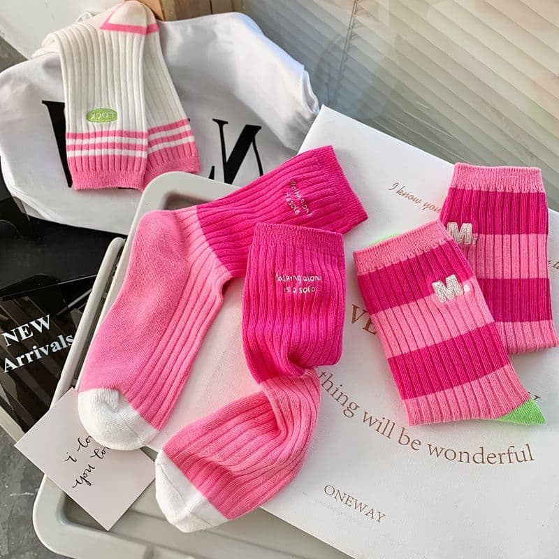 Primavera verão meias finas mulheres bordadas rosa vermelho ins meias da moda versão coreana listrado contraste cor Mid-
