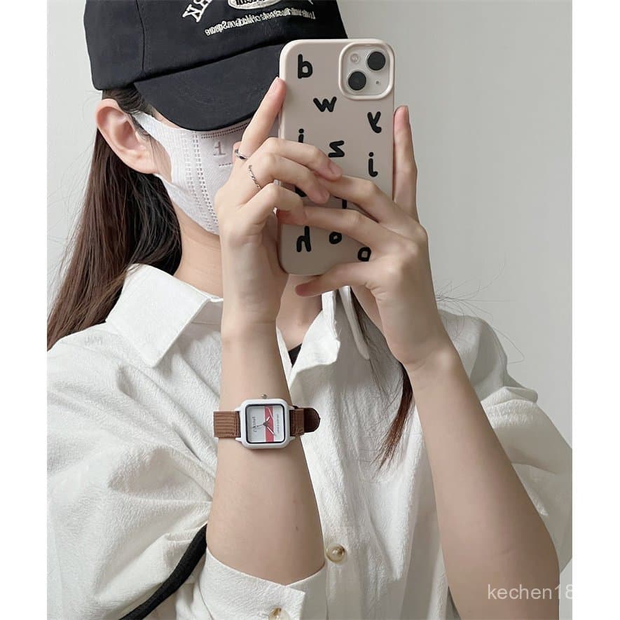 Relógio feminino popular com design único, estilo de nicho para estudantes, tendência de moda estilo ins, relógio com pu