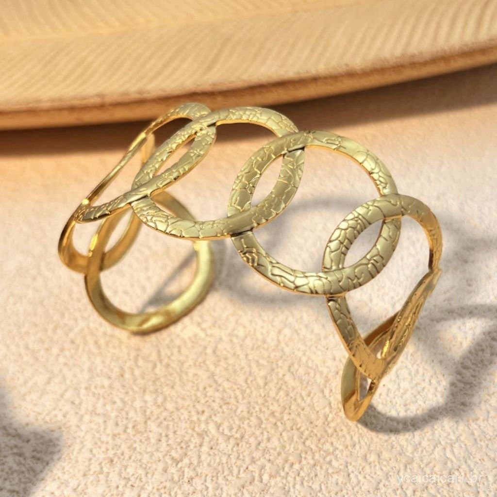 Pulseira de aço inoxidável 18K de moda europeia e americana, estilo nicho, leve, luxuosa, geométrica, oca, tamanho ajust