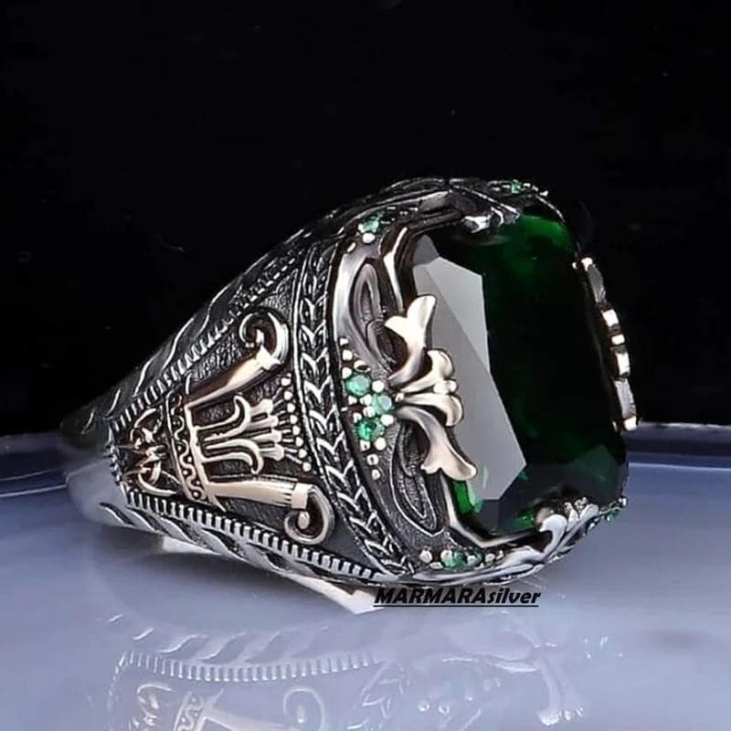 Anel de Luxo Masculino Vintage Punk com Zircônia Verde, Anel de Metal Artesanal Esculpido 6WEN