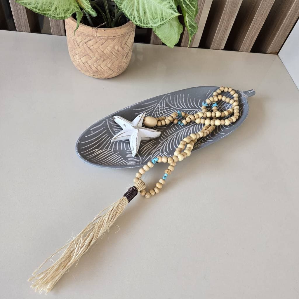 Kit Decorativo Bandeja Folha Cinza + Colar de mesa Estilo Praia
