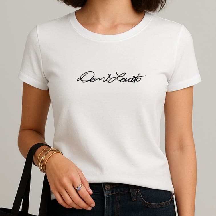 Camiseta Demi Lovato Assinatura Cantora Pop Rock Camisa 100% Algodão