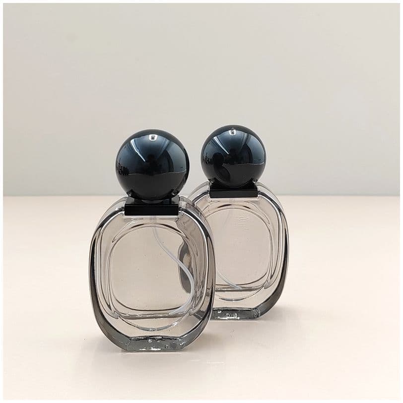 Frasco de perfume recarregável de vidro preto transparente, frasco vazio recarregável com pulverizador de névoa fina 30M
