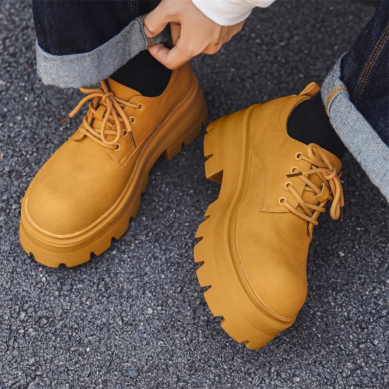 2025 novo estilo masculino de sola grossa sapatos de aumento de altura High-End Casual amarelo sapatos gerais Martin sap