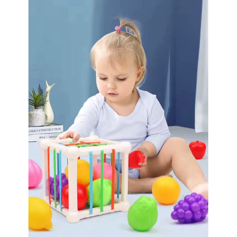 Cubo Sensorial Montessori com Elásticos – Brinquedo Educativo de Encaixe e Descoberta para o Bebê  -   +6 meses