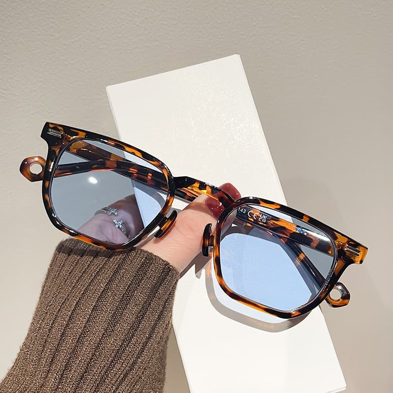 Polígono Quadrado Feminino Retro Rebites Chá Gradiente Óculos De Sol Tons UV400 Masculino Punk Leopardo Azul