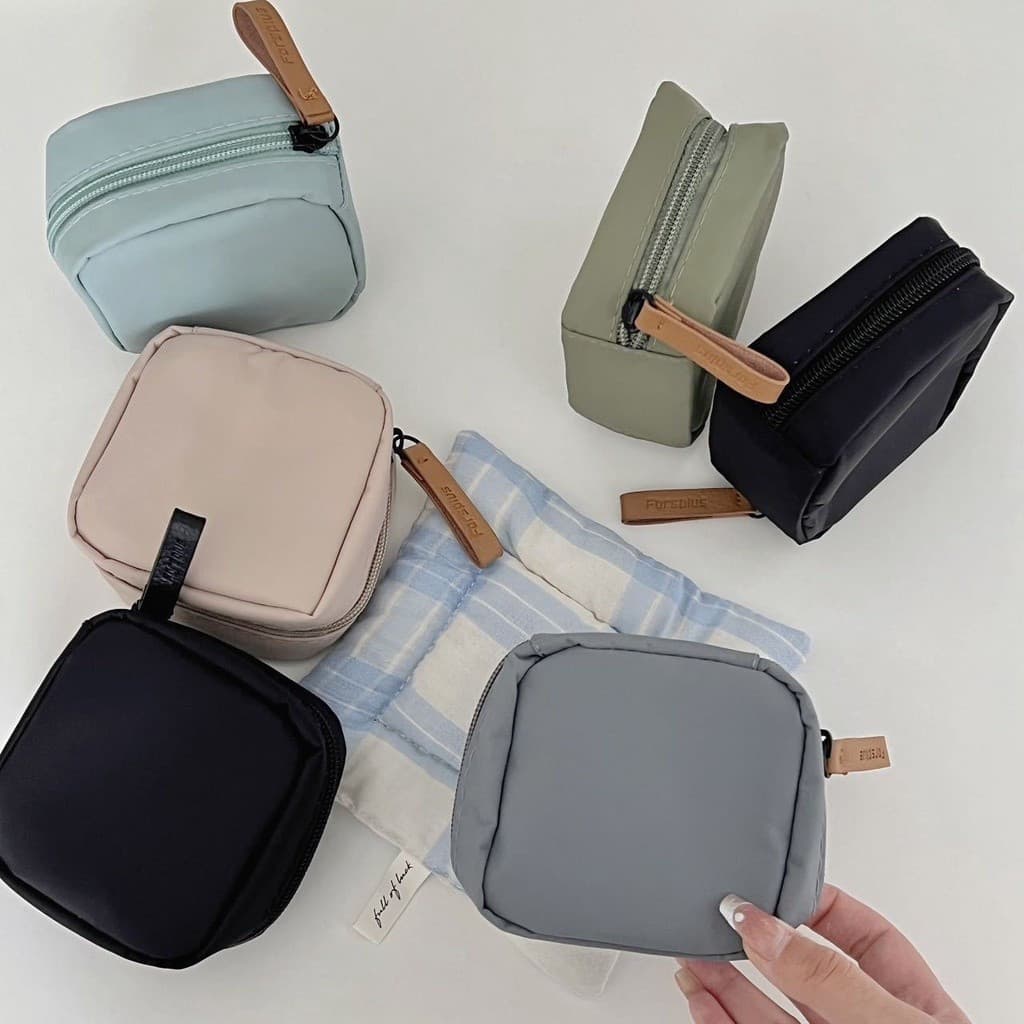 Bolsa de Maquiagem Mini de Nylon à Prova d'Água para Viagem Feminina, Bolsa para Chaves, Batom, Fones de Ouvido, Moedas