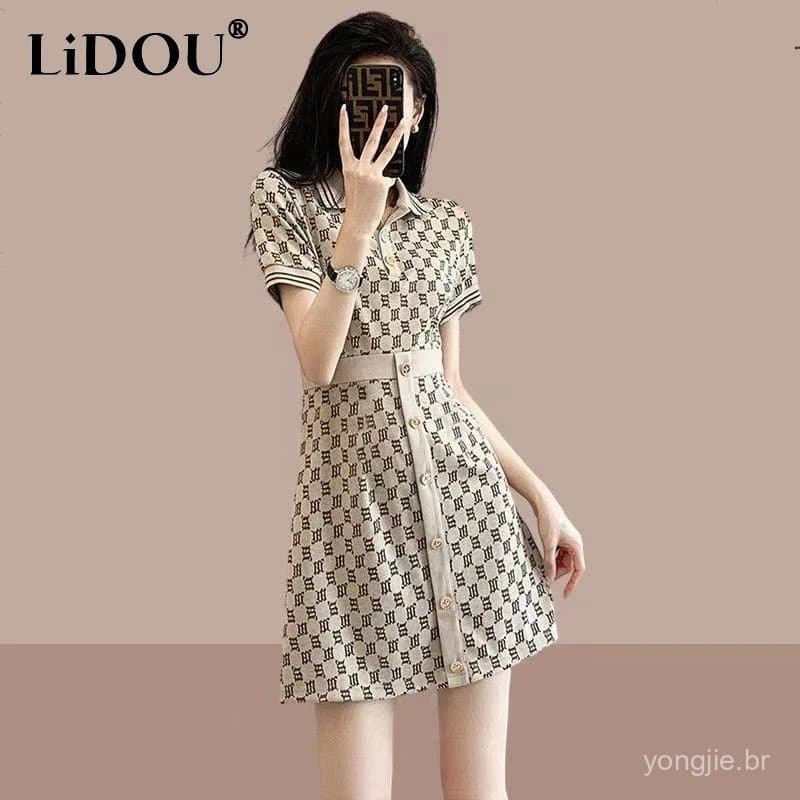 Novo Vestido Mini de Verão com Estampa e Gola Polo, Moda Coreana, Manga Curta, Cintura Ajustada, Vestido Casual Feminino