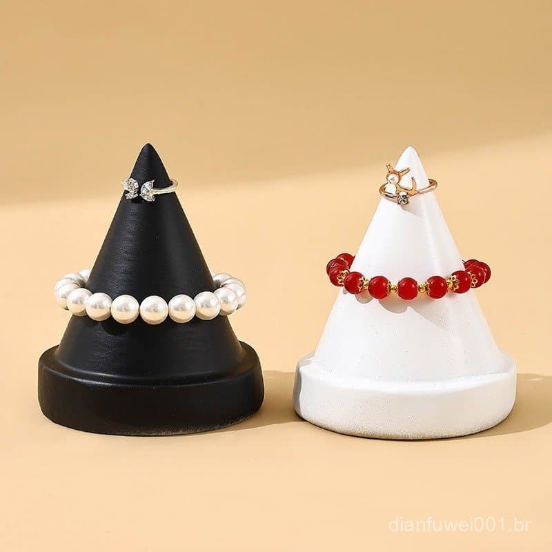 Suporte criativo de resina em formato de cone para exibição de joias, ideal para armazenar pulseiras, anéis e braceletes
