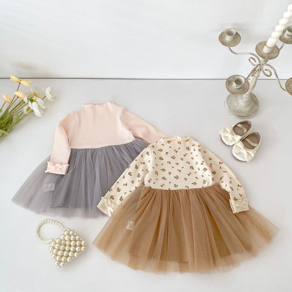 Primavera outono meninas vestido de manga comprida Pit listrado gaze costura vestido de princesa bebê estilo ocidental A