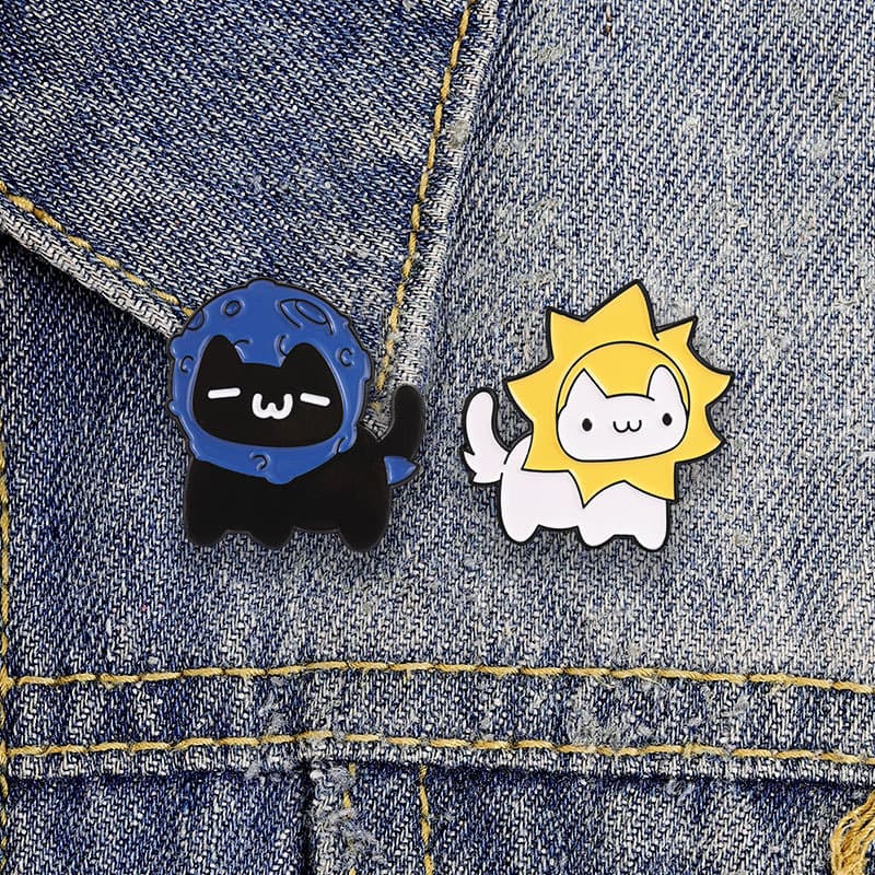 Sol Lua Dos Desenhos Animados Engraçado Gato Esmalte Broche Moda Acessórios De Roupas Mochila Crachá Jóias Presente