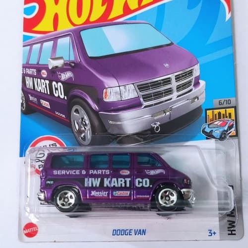 Hot Wheels Dodge Van HCT63 2022