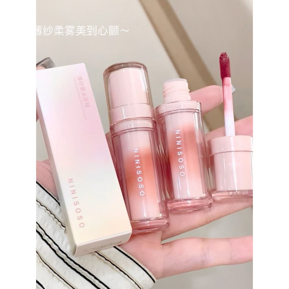 NINISOSO Tule Névoa Lip Gloss Soft Mist Matte Batom Renderização de cores Atmosfera de verão Batom facial leve barato