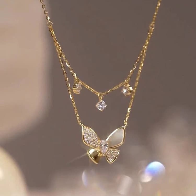 【Elegant Design】Stylish and Sophisticated Lock Collar Necklace Made to Last without Fading/Luxury Butterfly Pendant/Chok