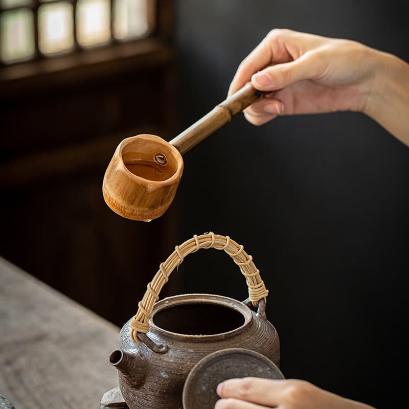 Concha de água de raiz de bambu estilo retrô chinês, concha de vinho de bambu, concha de água com cabo longo, concha de