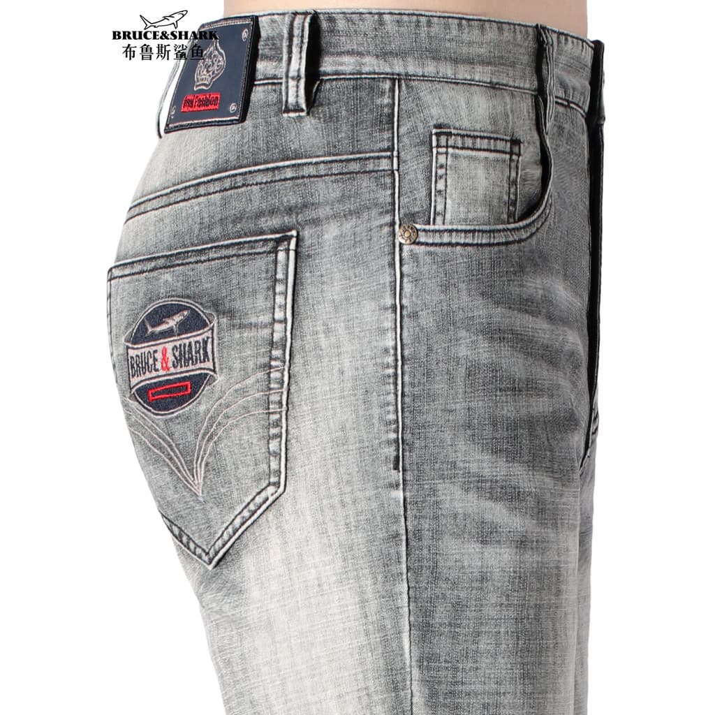 2025 verão novo estilo masculino na moda em linha reta bordado Jeans Bruce tubarão Plus Size calças masculinas finas sol