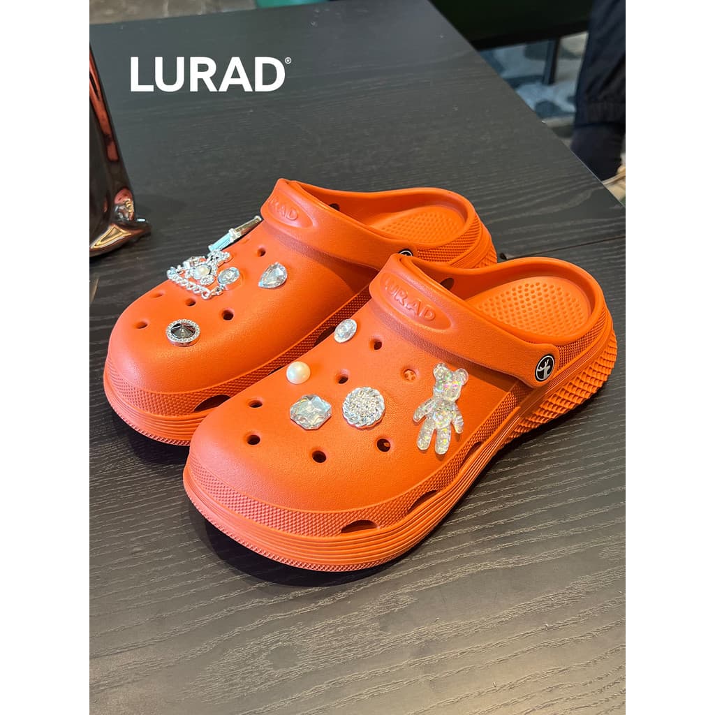 Buraco sapatos homens mulheres dos desenhos animados cristal urso sapatos flor acessórios Anti-deslizamento desodorante