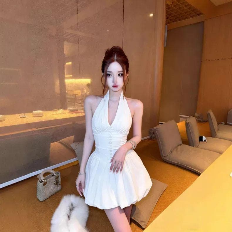 [Seckill por tempo limitado] 2026 verão com decote em V High-End Halter vestido feminino verão puro desejo nicho cintura