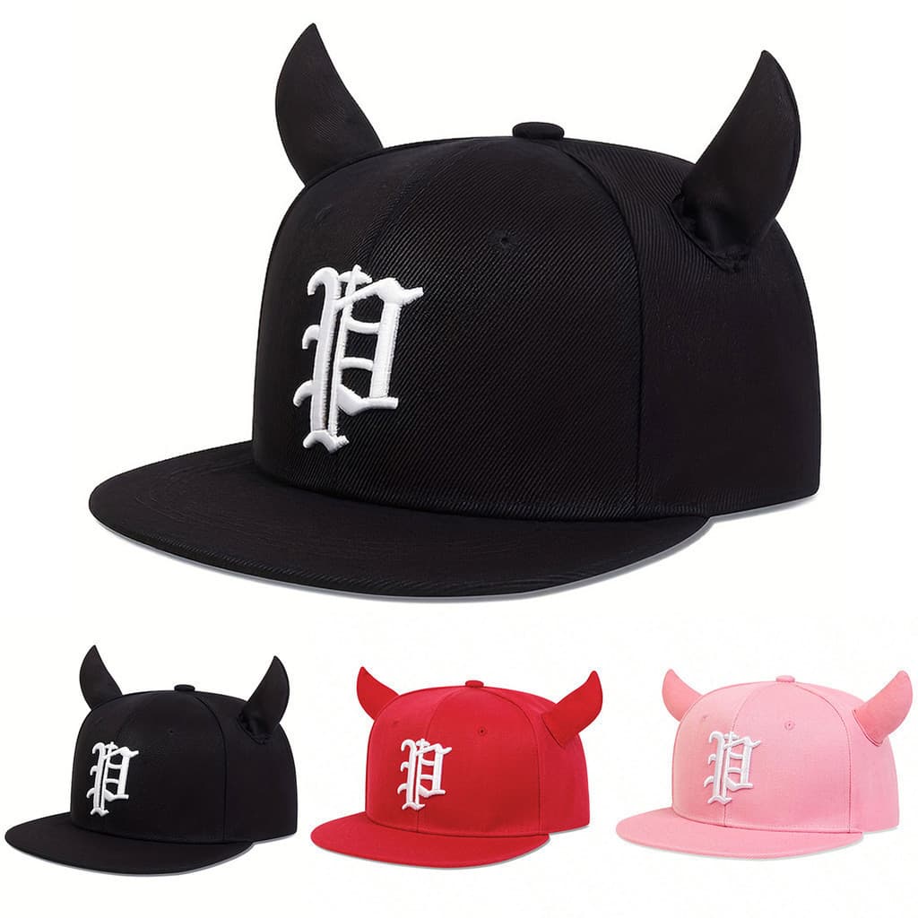 Boné de beisebol hip-hop estiloso com bordado da letra P, boné masculino estilo trucker com decoração de chifres fofos,