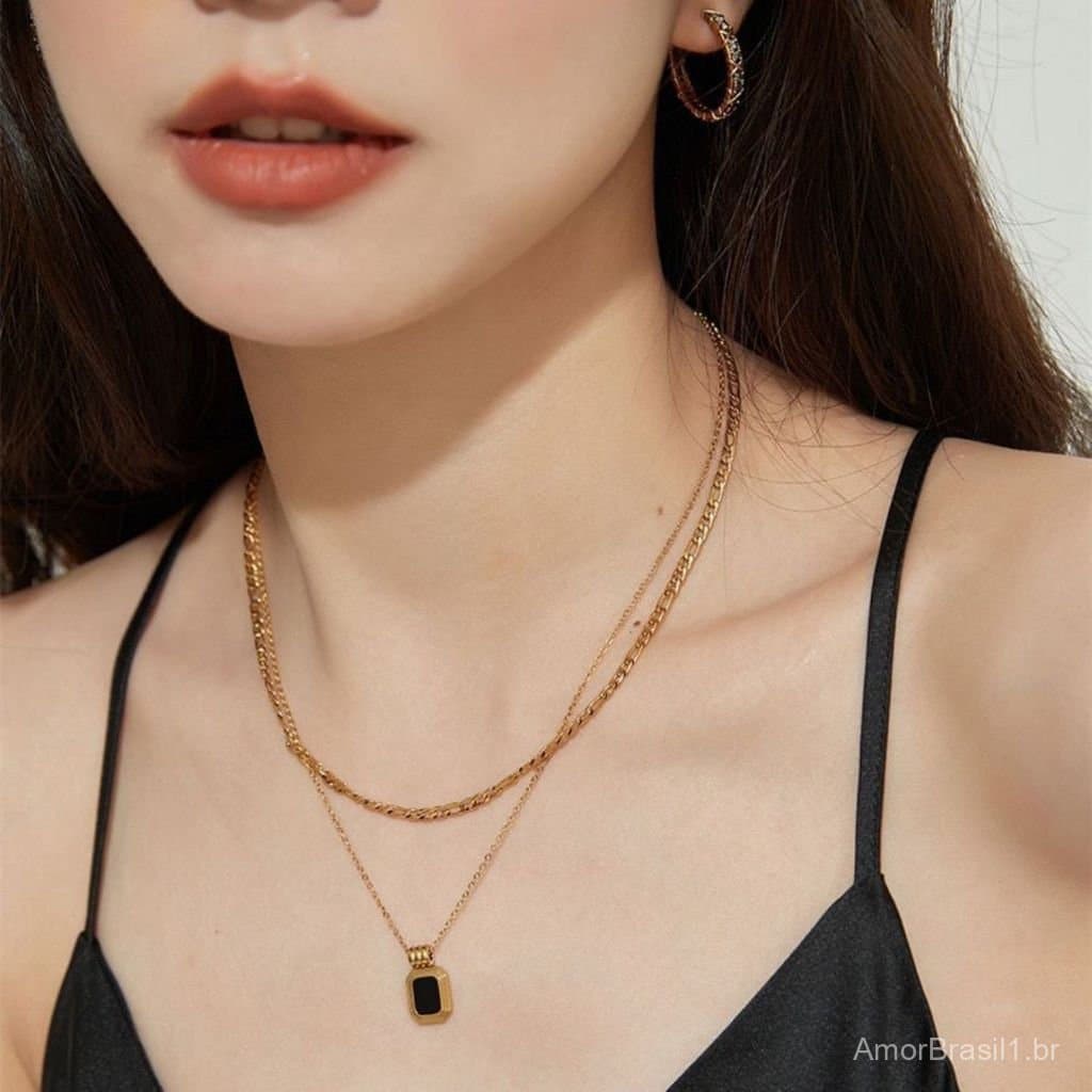 Colar de aço titânio 18K com design romano quadrado preto em estilo europeu e americano, de camada dupla, joia moderna e