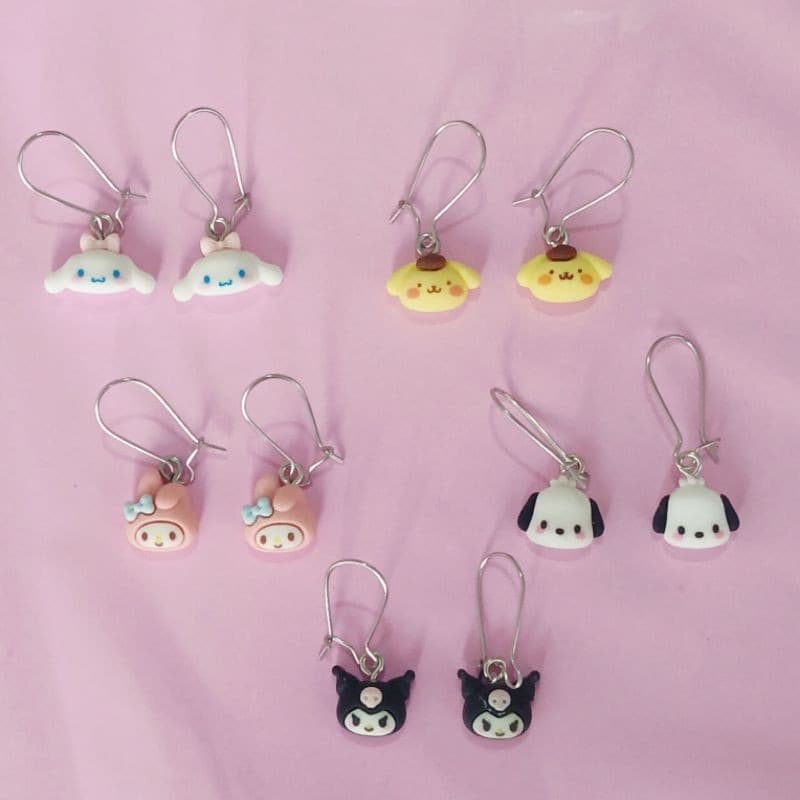 Brinco anzol de abotoar delicado personagens Sanrio