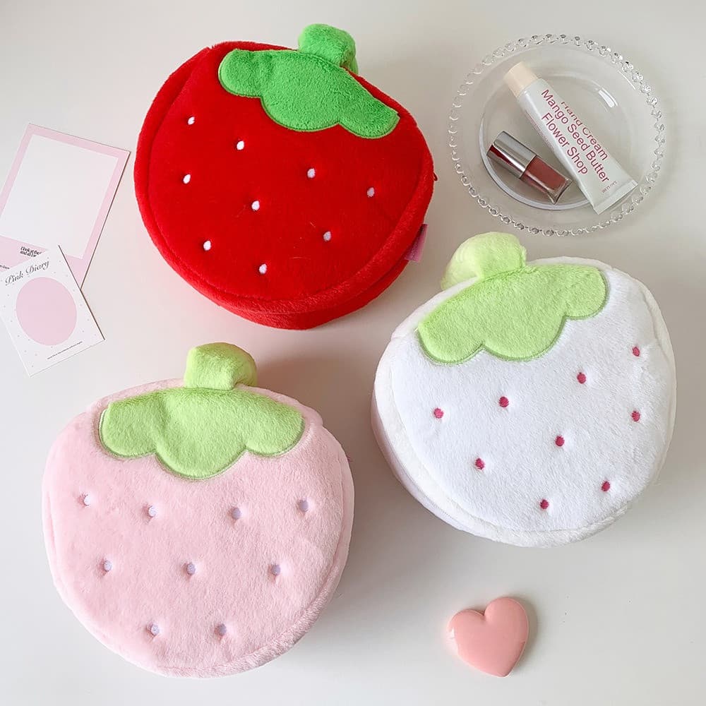 Doce Bonito Morango Zíper Saco De Maquiagem De Pelúcia Moda Menina Portátil Grande Capacidade De Armazenamento De Viagem