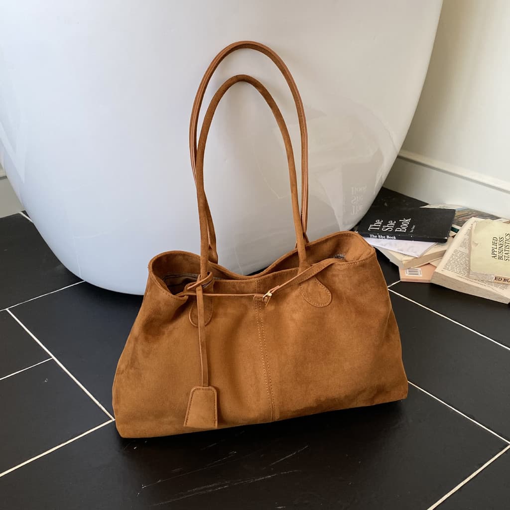 Bolsa tote de camurça versátil para moda transfronteiriça, bolsa de ombro e axila com design exclusivo e moderno, bolsa