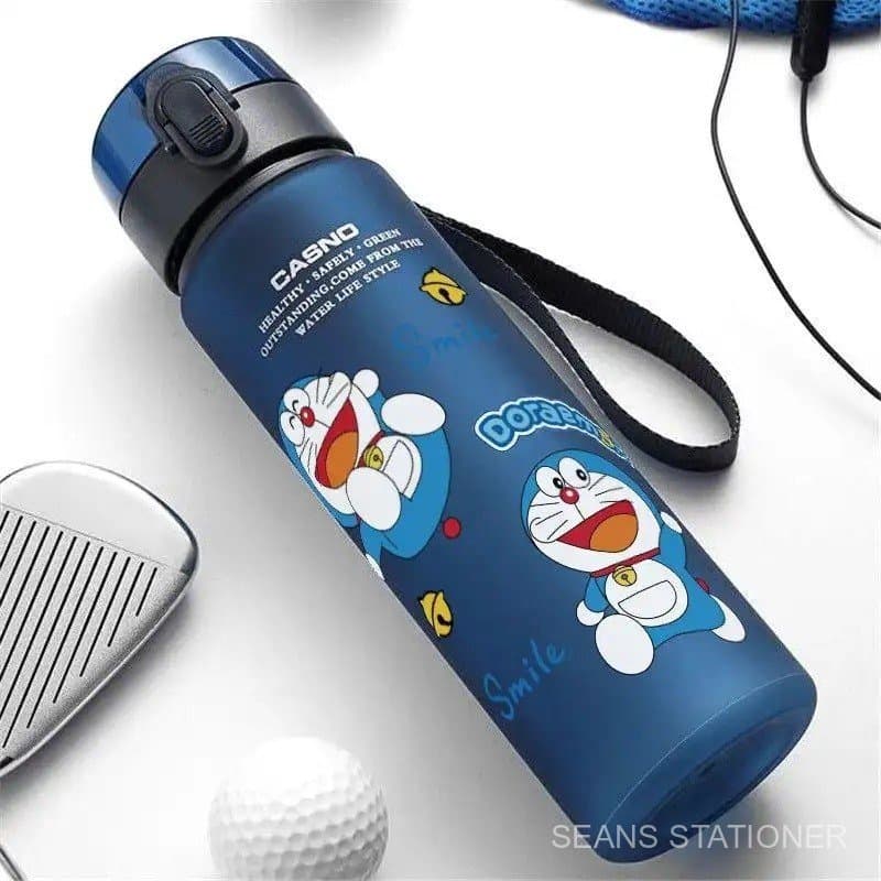 Garrafa térmica, design Doraemon, capacidade de 560ml, com alça, adequada para sucos e bebidas esportivas em plástico, à