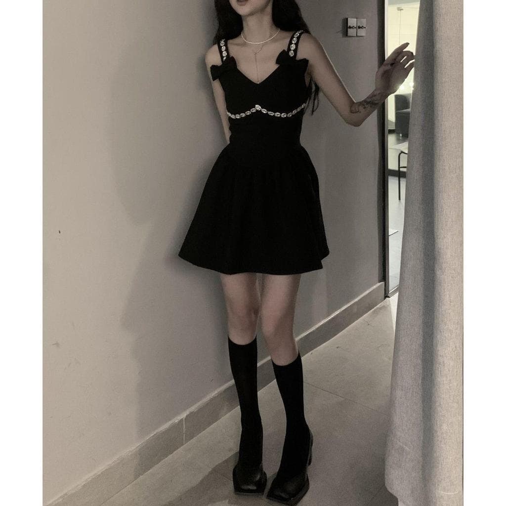 [Venda por tempo limitado] Terno com laço manga bufante camisa branca cintura estreita aparência mais fina vestido preto