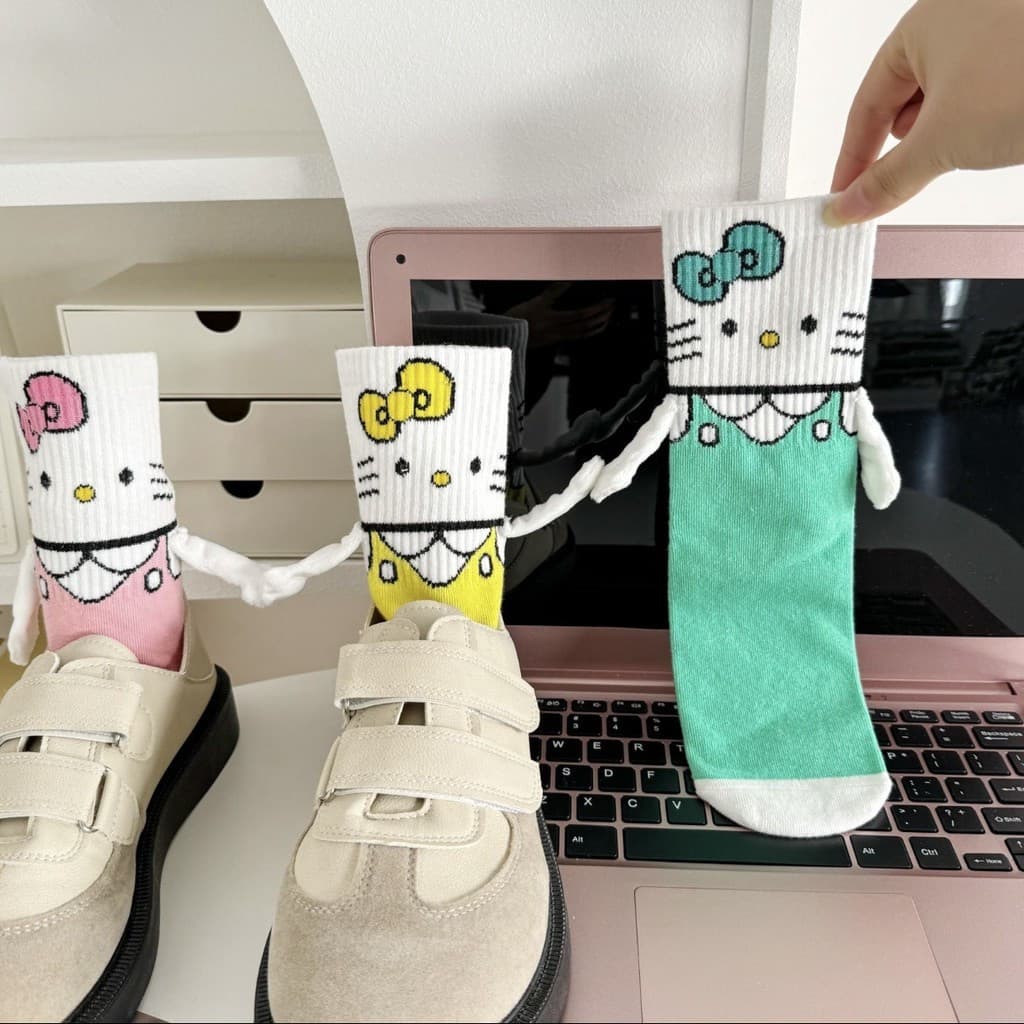 Meias femininas fofas com estampas de gatos japoneses interessantes, adequadas para segurar nas mãos, modernas e versáte