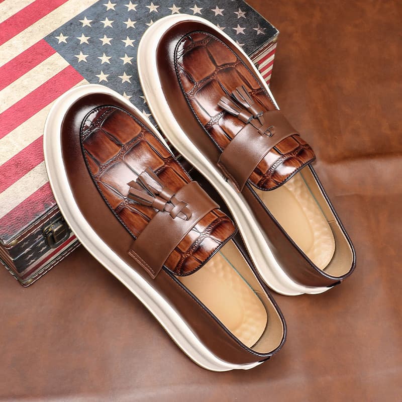 Estilo britânico mocassins masculino juventude na moda Casual conjunto pé preguiçoso ervilhas sapatos borla Retro