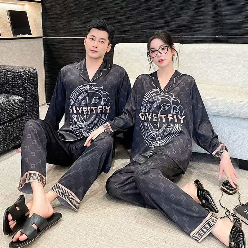 Pijamas femininos pijamas de verão pijamas de seda gelo moda masculina Street Wear gelo seda fã rosto casal pijamas