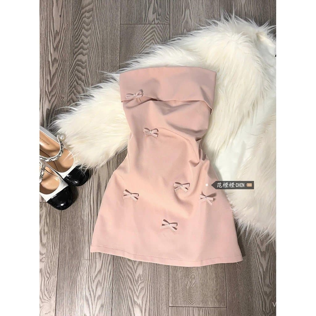 Vestido sem alças com laços tridimensionais rosa, estilo coreano, adequado para mulheres, com um estilo puro e sensual.
